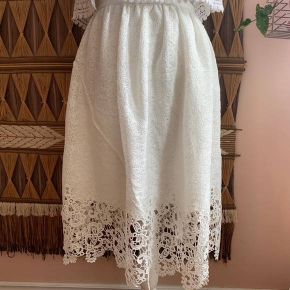 BNWT White Lacey Double Layer Full Skirt Size Medium - Picture 2 of 10